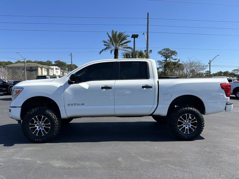 2022 Nissan Titan SV