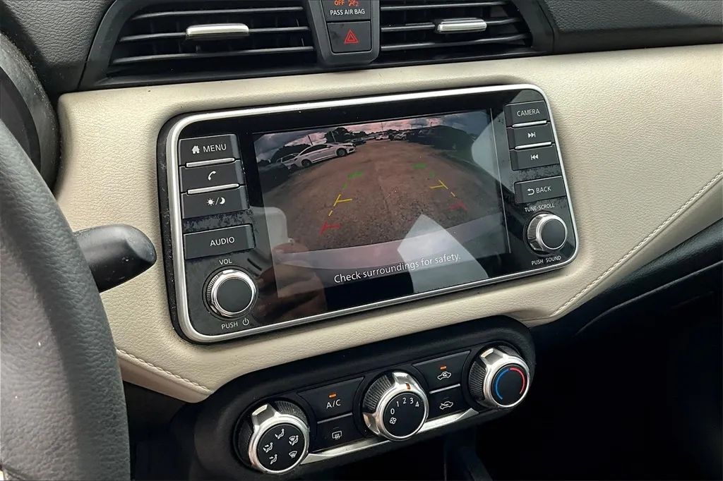 2022 Nissan Versa Sedan SV - Photo 19