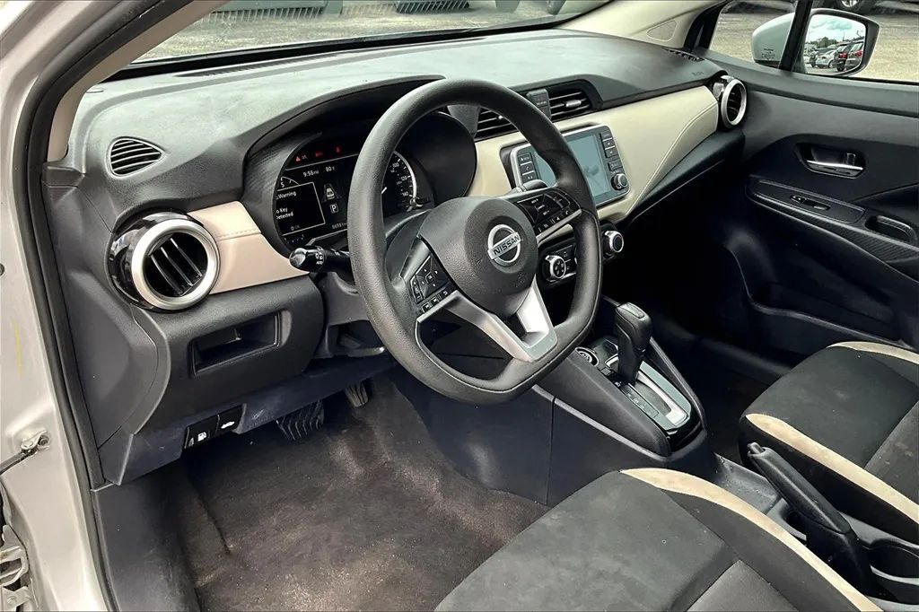 2022 Nissan Versa Sedan SV - Photo 12