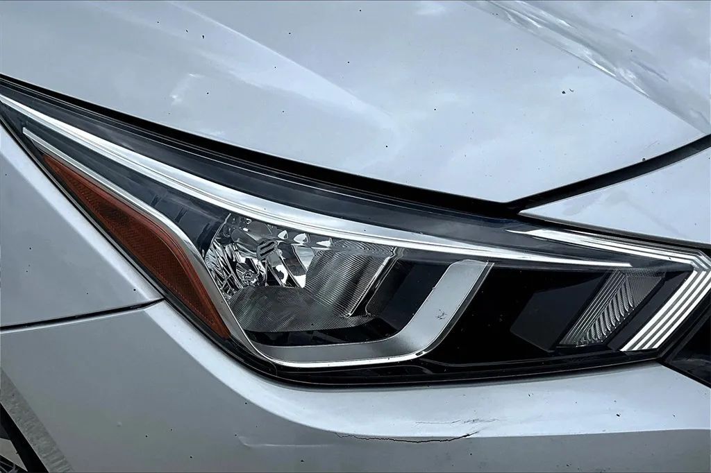 2022 Nissan Versa Sedan SV - Photo 25