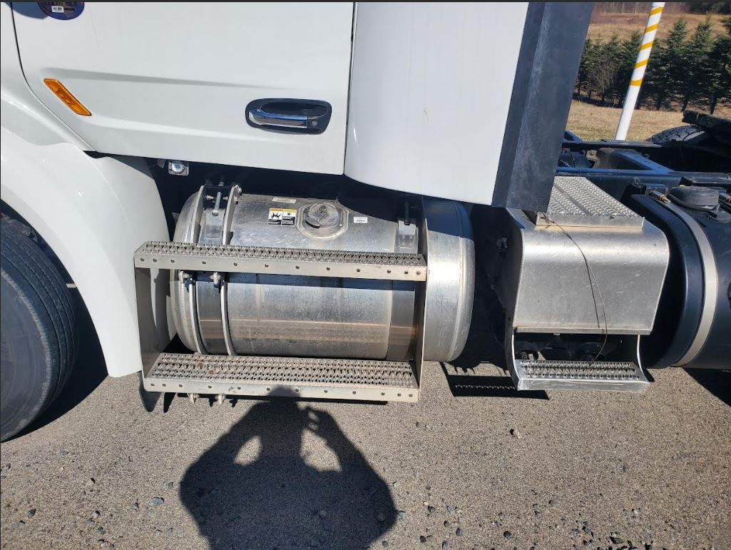 2022 PETERBUILT PETERBUILT CONVENTIONAL 579 Johnstown NY