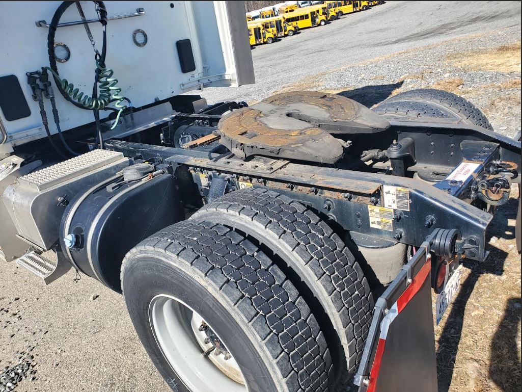 2022 PETERBUILT PETERBUILT CONVENTIONAL 579 Johnstown NY