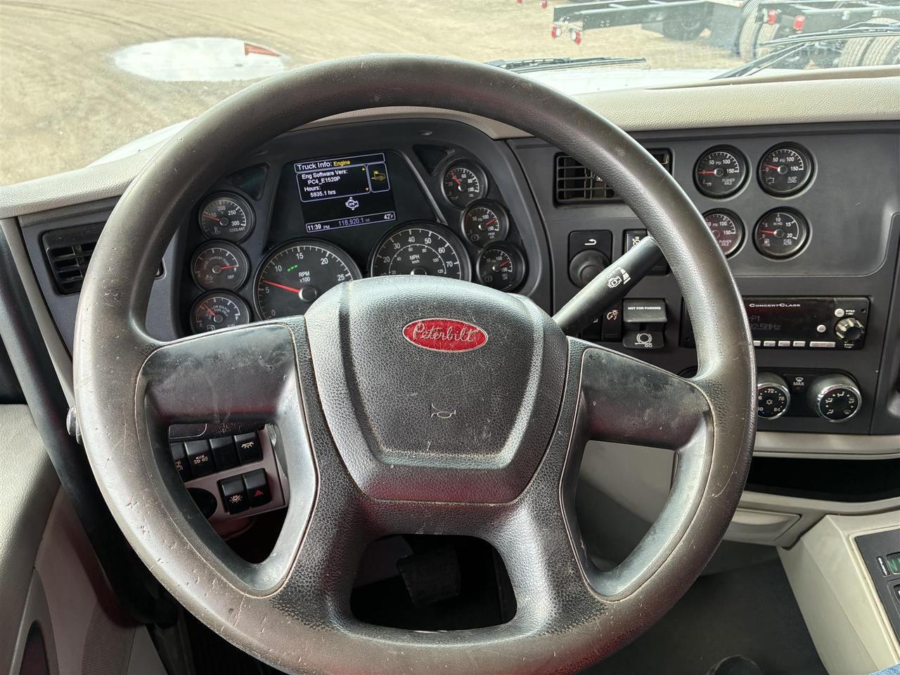 2022 Peterbilt 567 Eau Claire WI