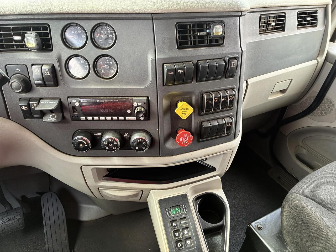 2022 Peterbilt 567 Eau Claire WI