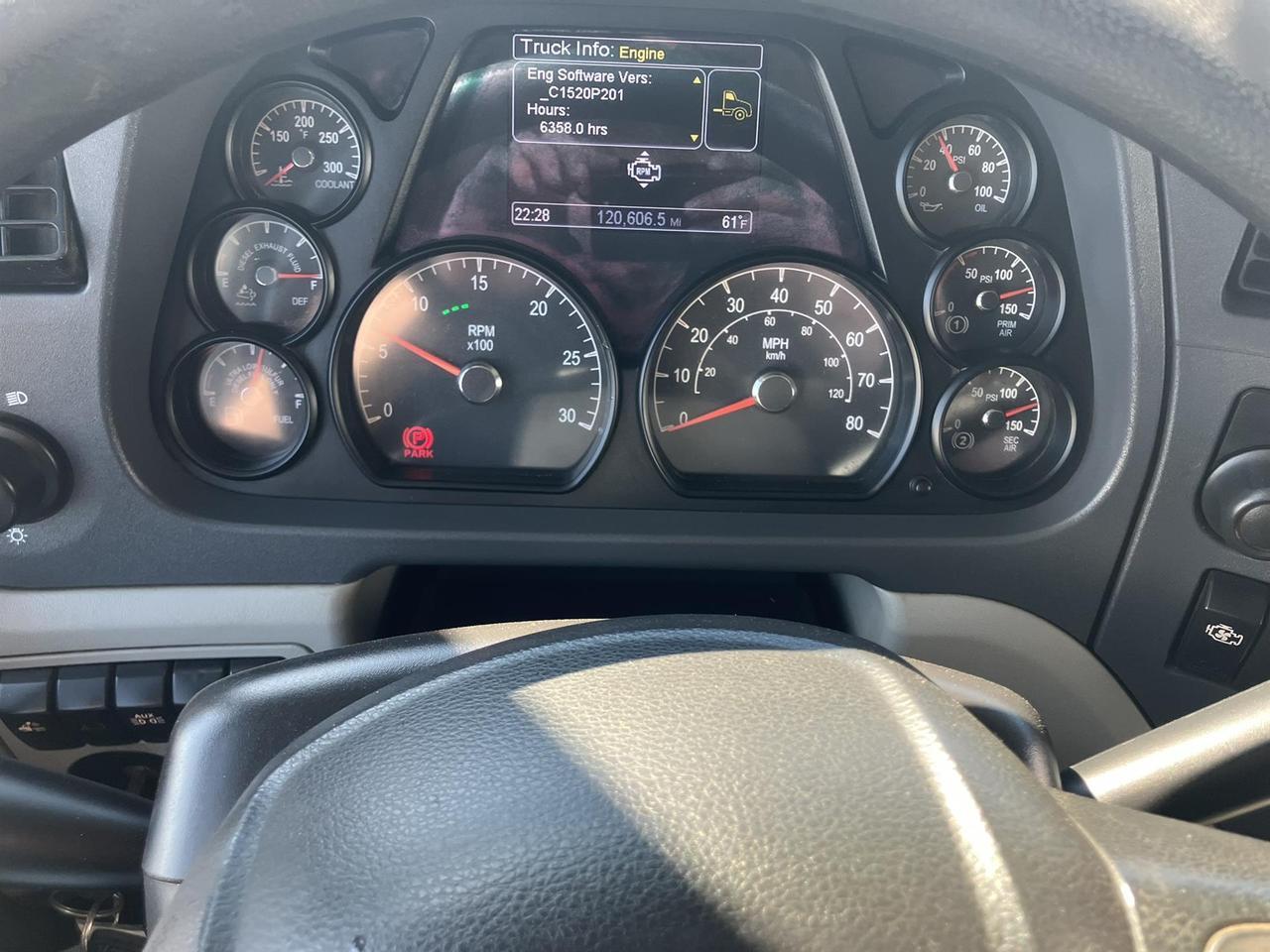 2022 Peterbilt 567 - image 11