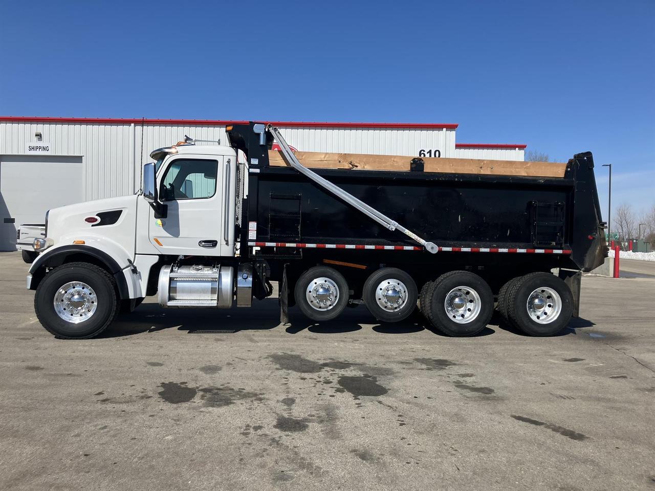 2022 Peterbilt 567 - image 3