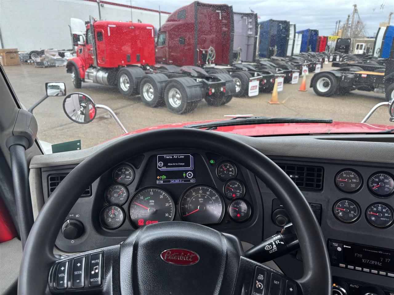 2022 Peterbilt 567 Rochester MN