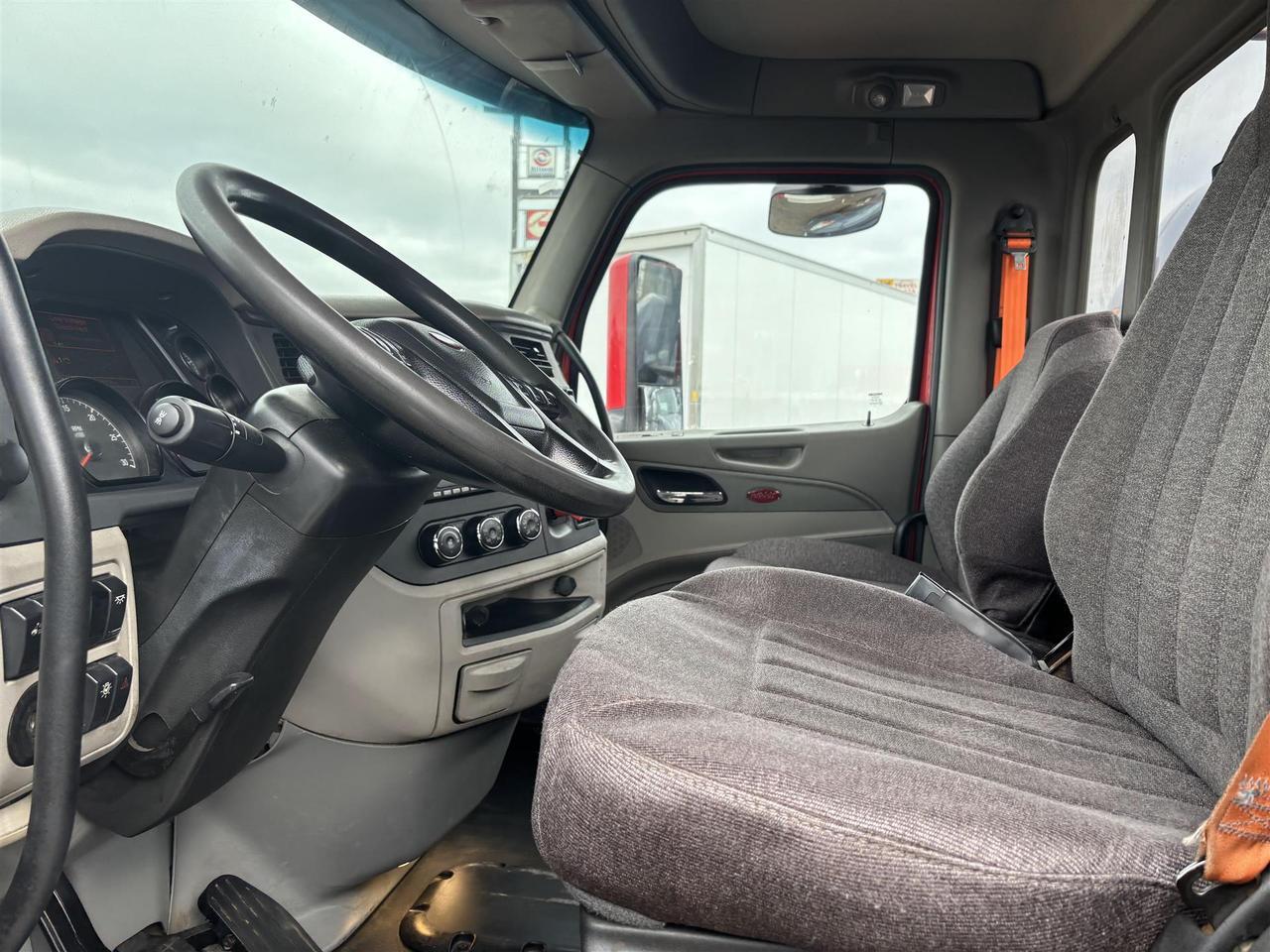 2022 Peterbilt 567 Rochester MN