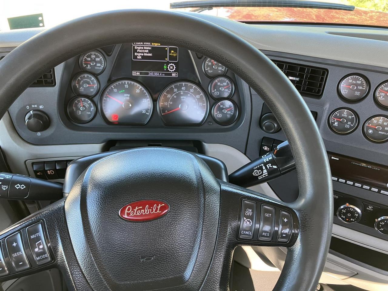 2022 Peterbilt 567 Rochester MN