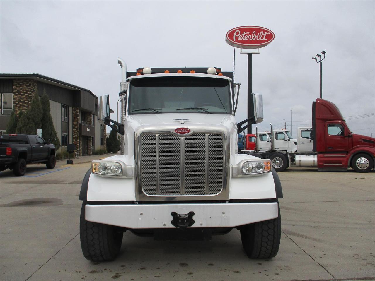 2022 Peterbilt 567