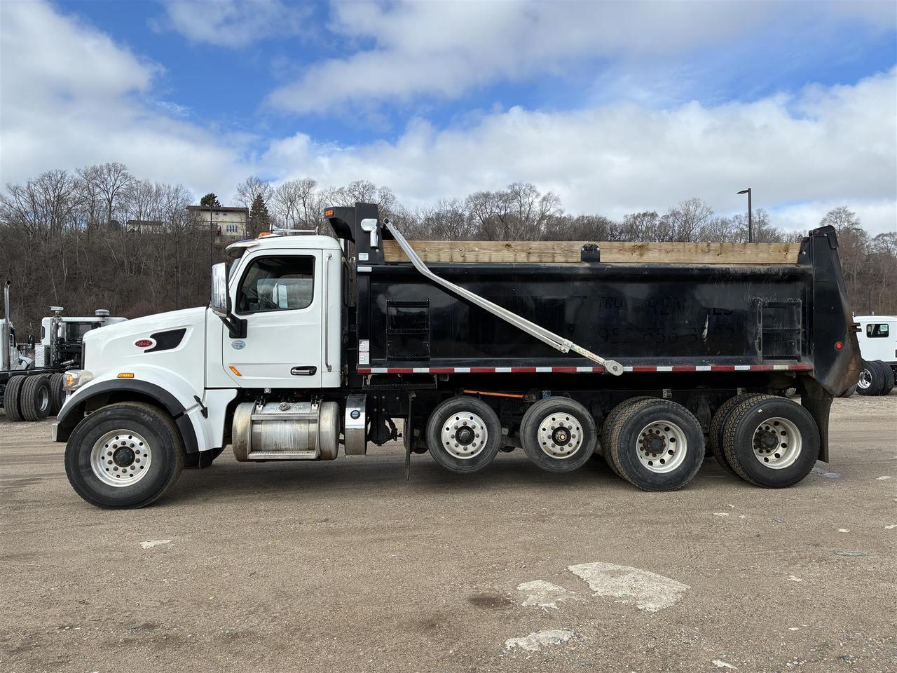 2022 Peterbilt 567 Dump Truck