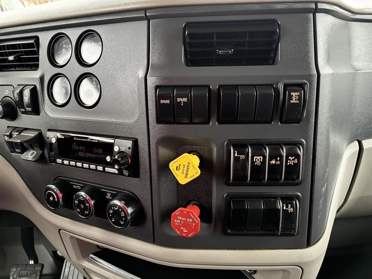 2022 Peterbilt 567 - image 10