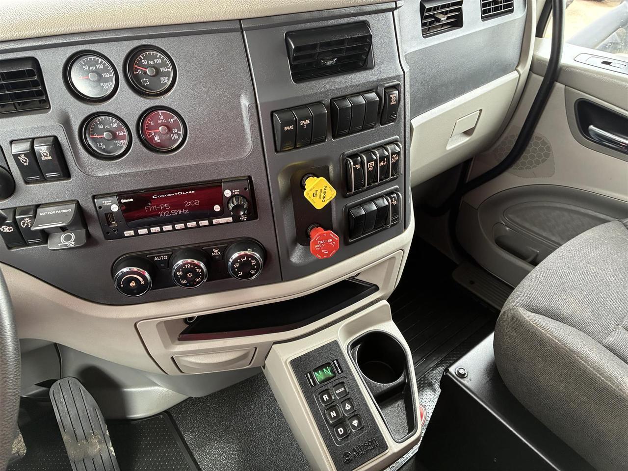 2022 Peterbilt 567 - image 9