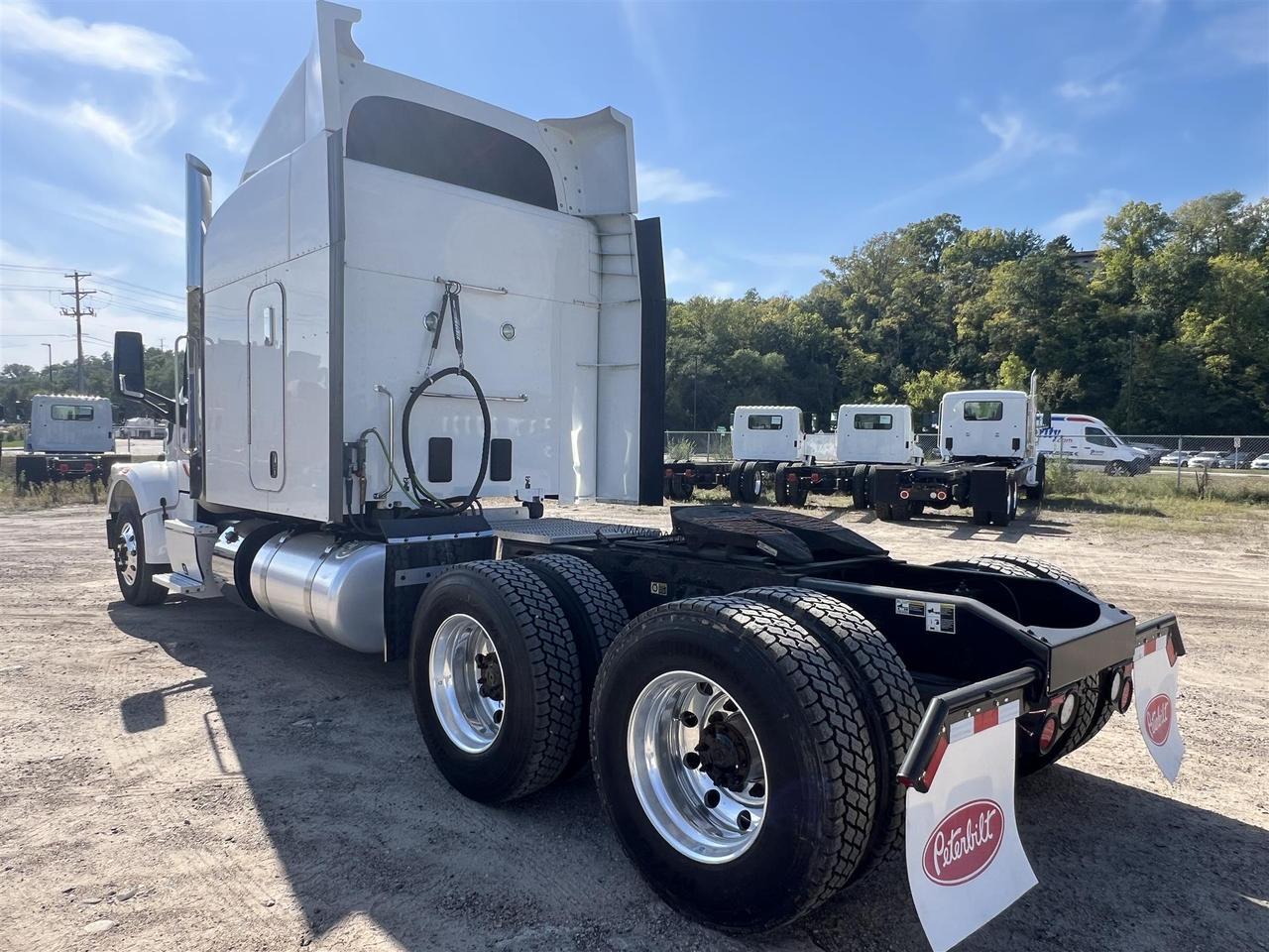 2022 Peterbilt 567 80&quot; Raised Roof South St. Paul MN