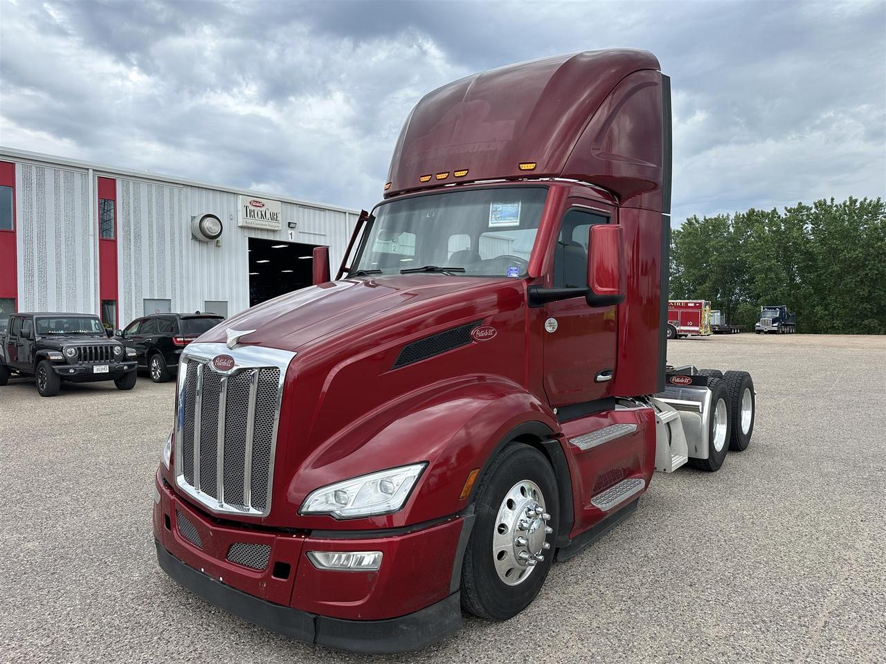 2022 Peterbilt 579 Non-Sleeper