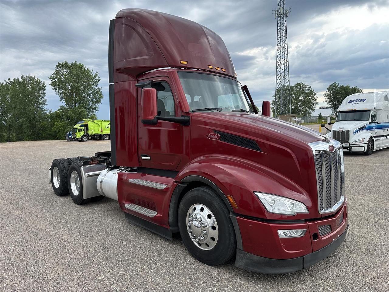 2022 Peterbilt 579 Non-Sleeper