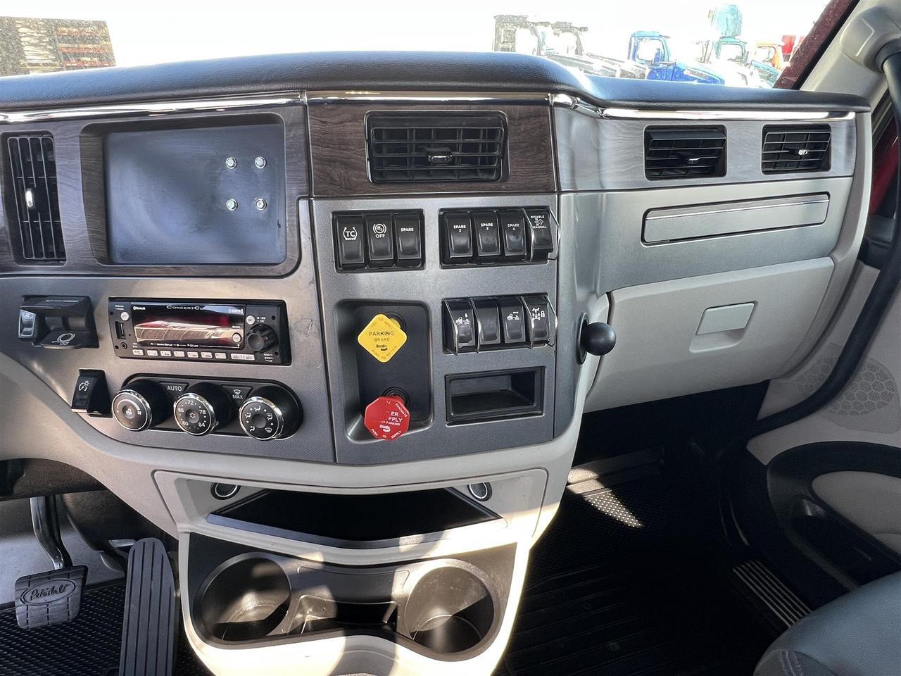 2022 Peterbilt 579 Eau Claire WI