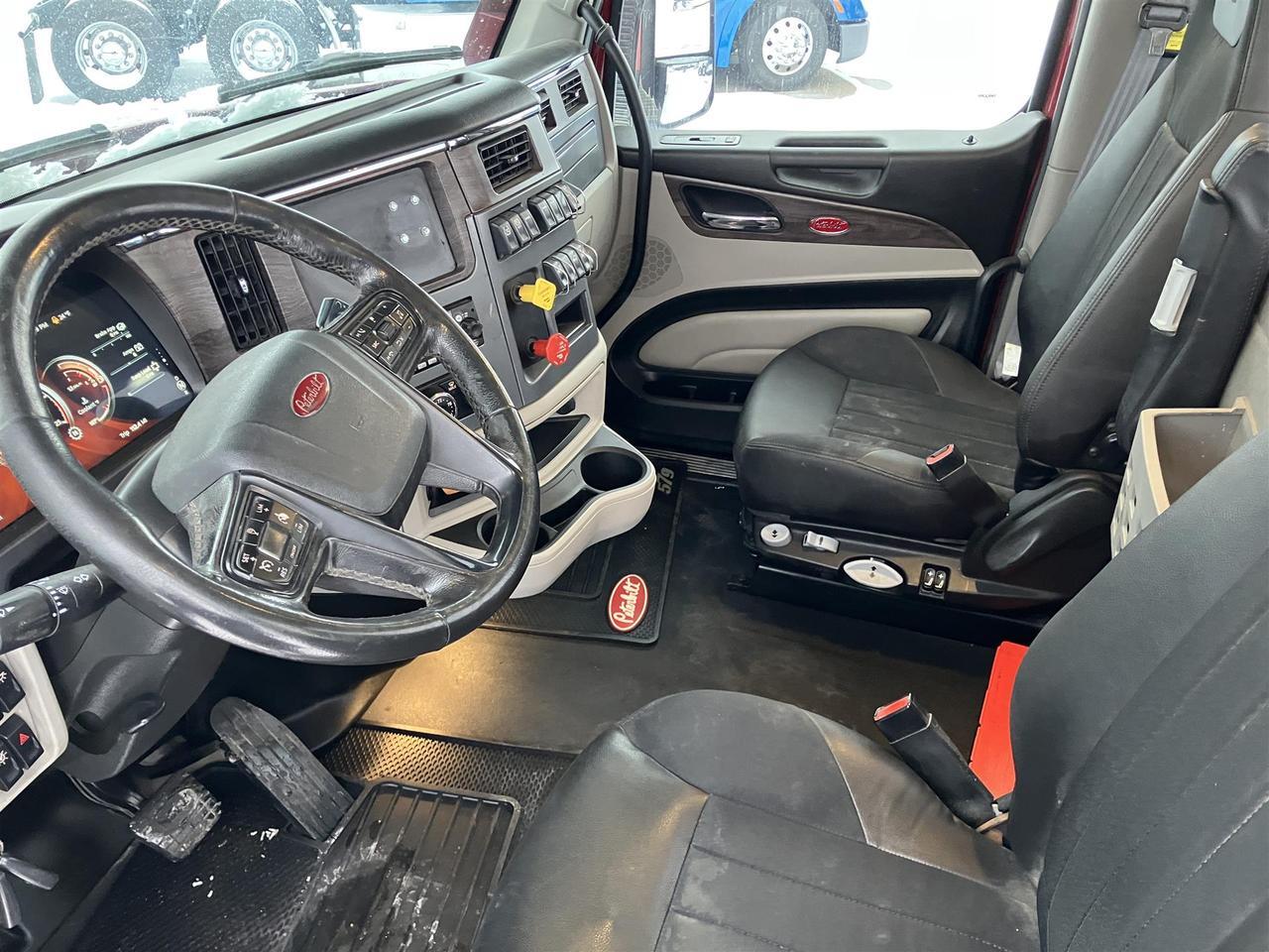 2022 Peterbilt 579 Eau Claire WI