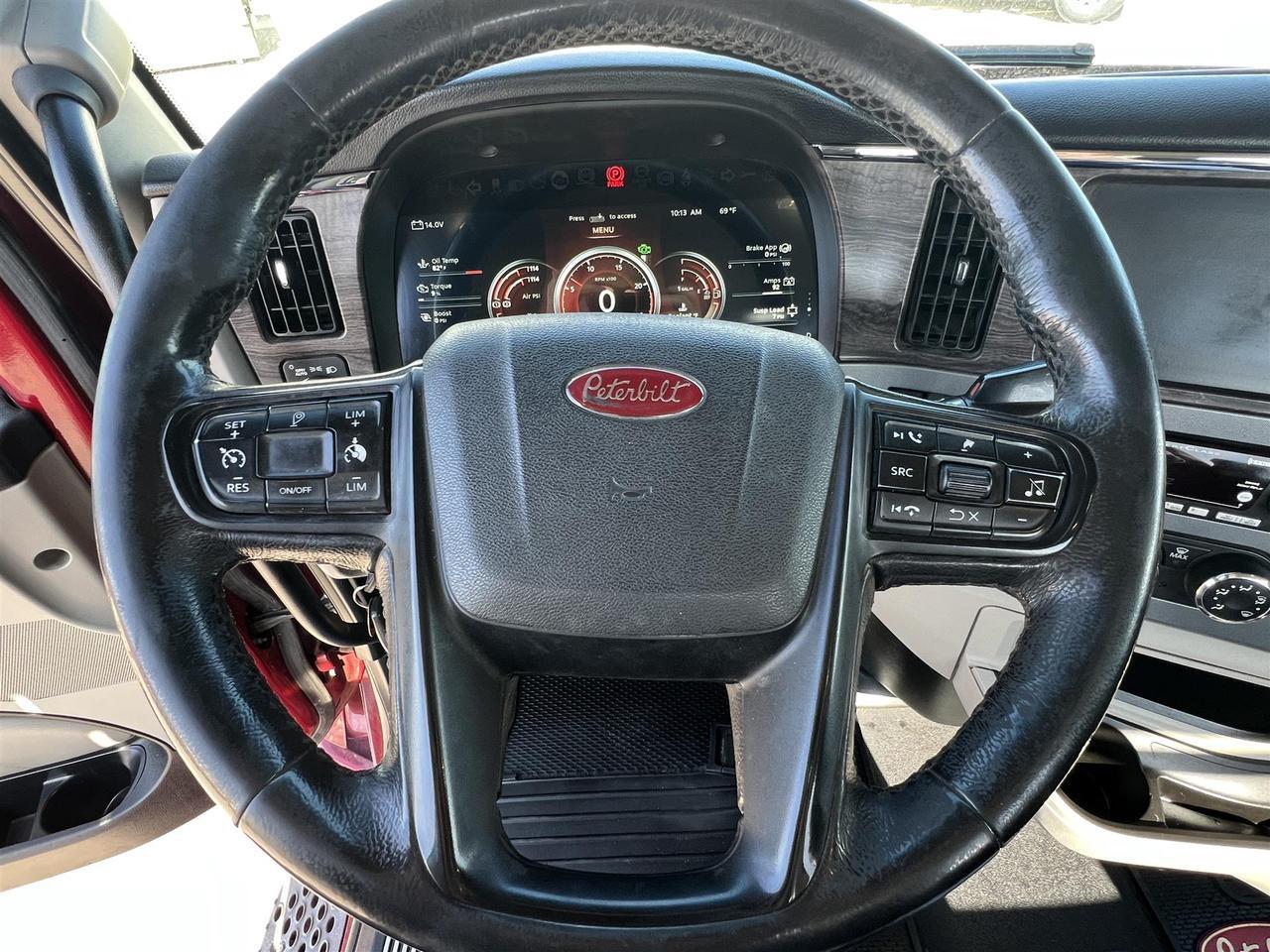 2022 Peterbilt 579 Eau Claire WI