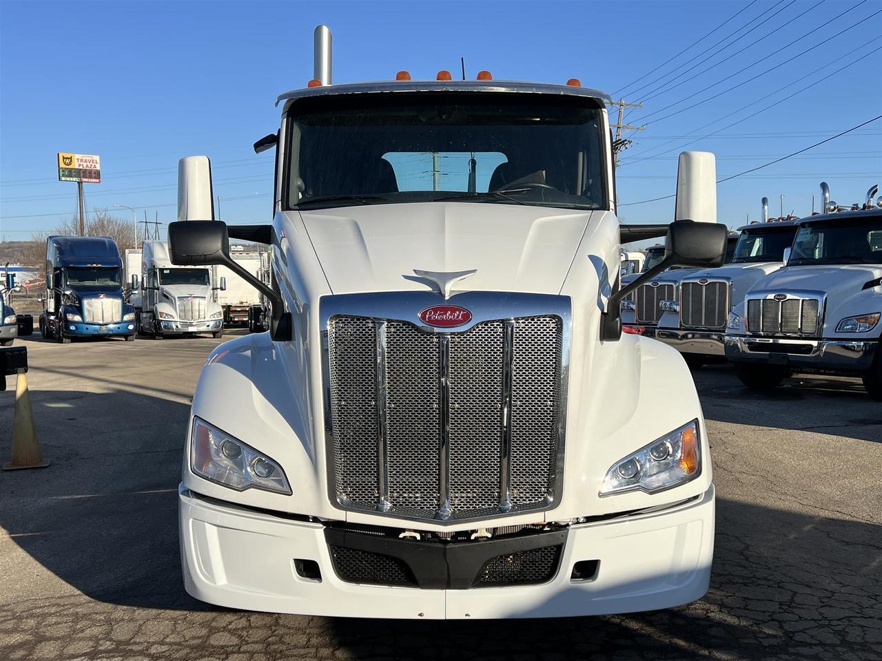 2022 Peterbilt 579 Non-Sleeper