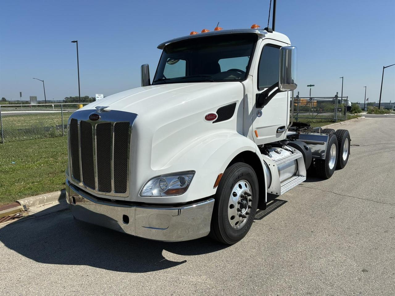 2022 Peterbilt 579 Non-Sleeper