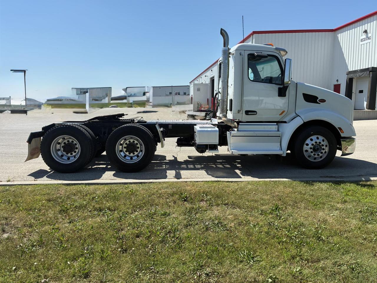 2022 Peterbilt 579 in Rochester, MN — photo 4