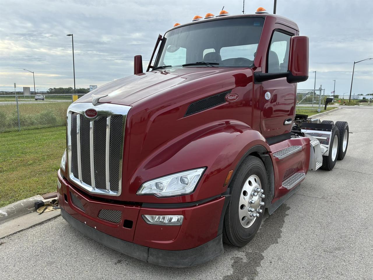 2022 Peterbilt 579 Non-Sleeper