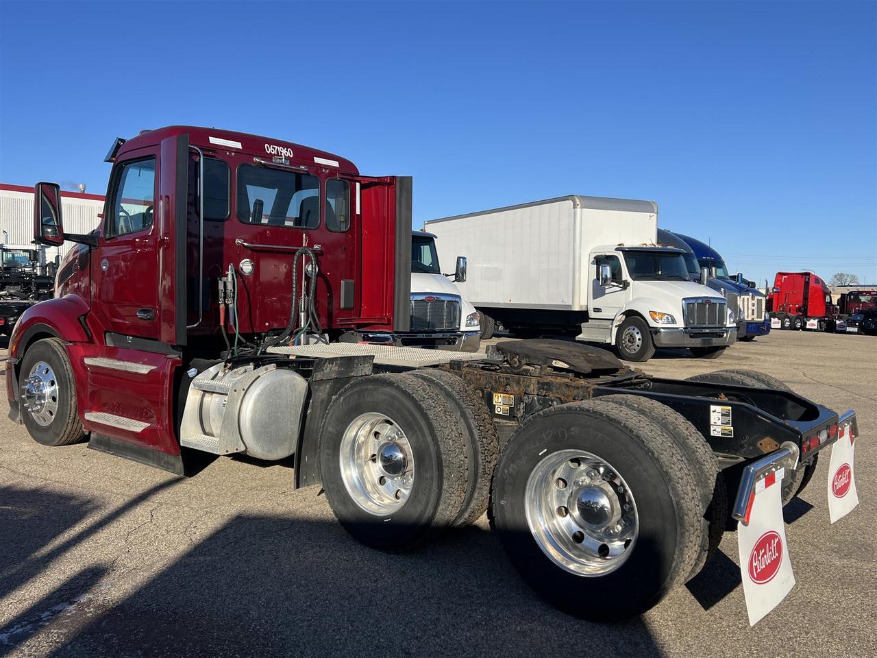 2022 Peterbilt 579 - image 5