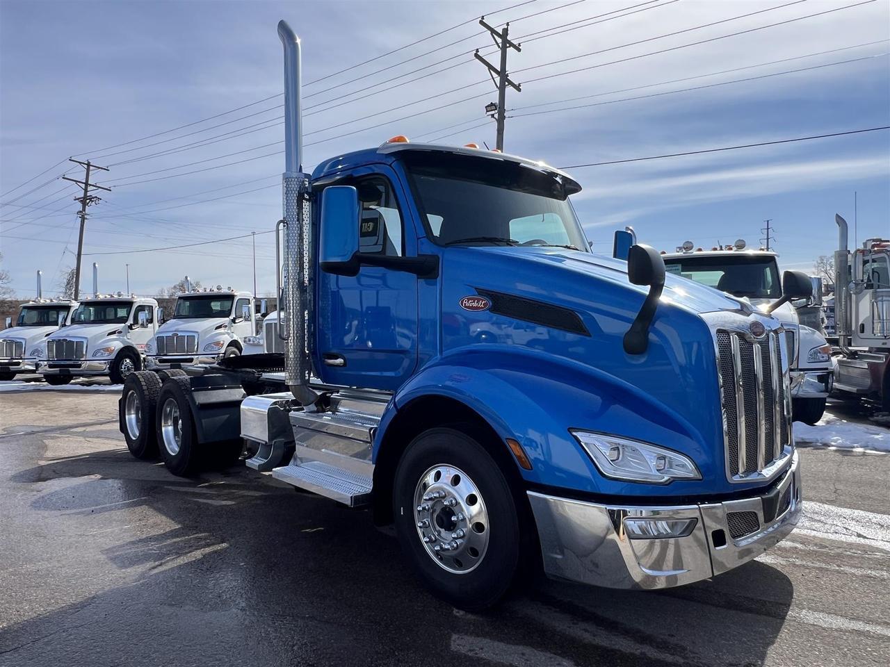 2022 Peterbilt 579 - image 5