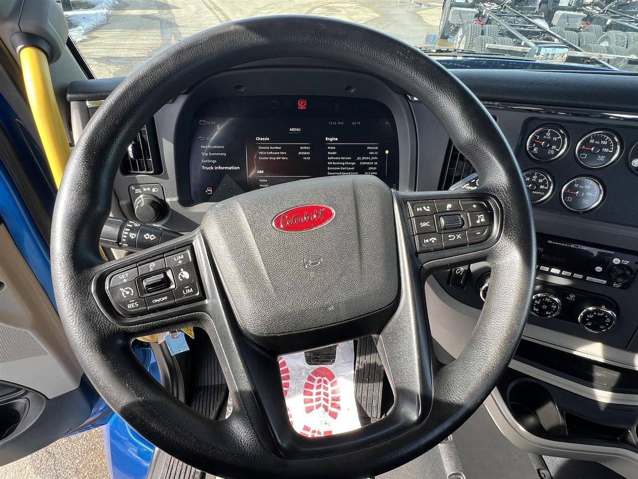 2022 Peterbilt 579 - image 10