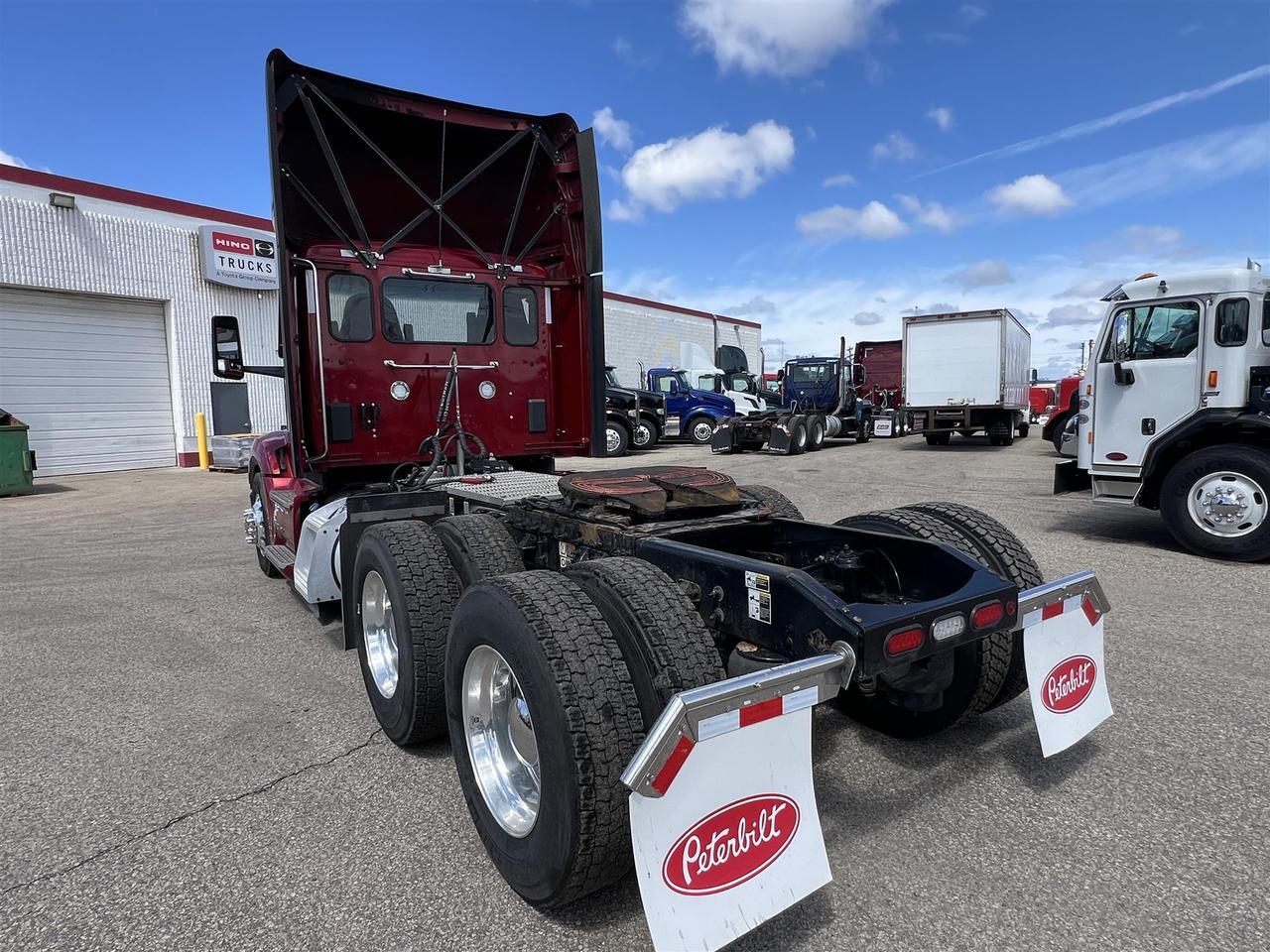 2022 Peterbilt 579 Non-Sleeper