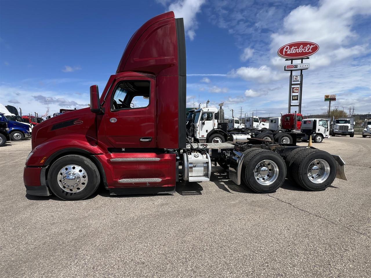 2022 Peterbilt 579 Non-Sleeper