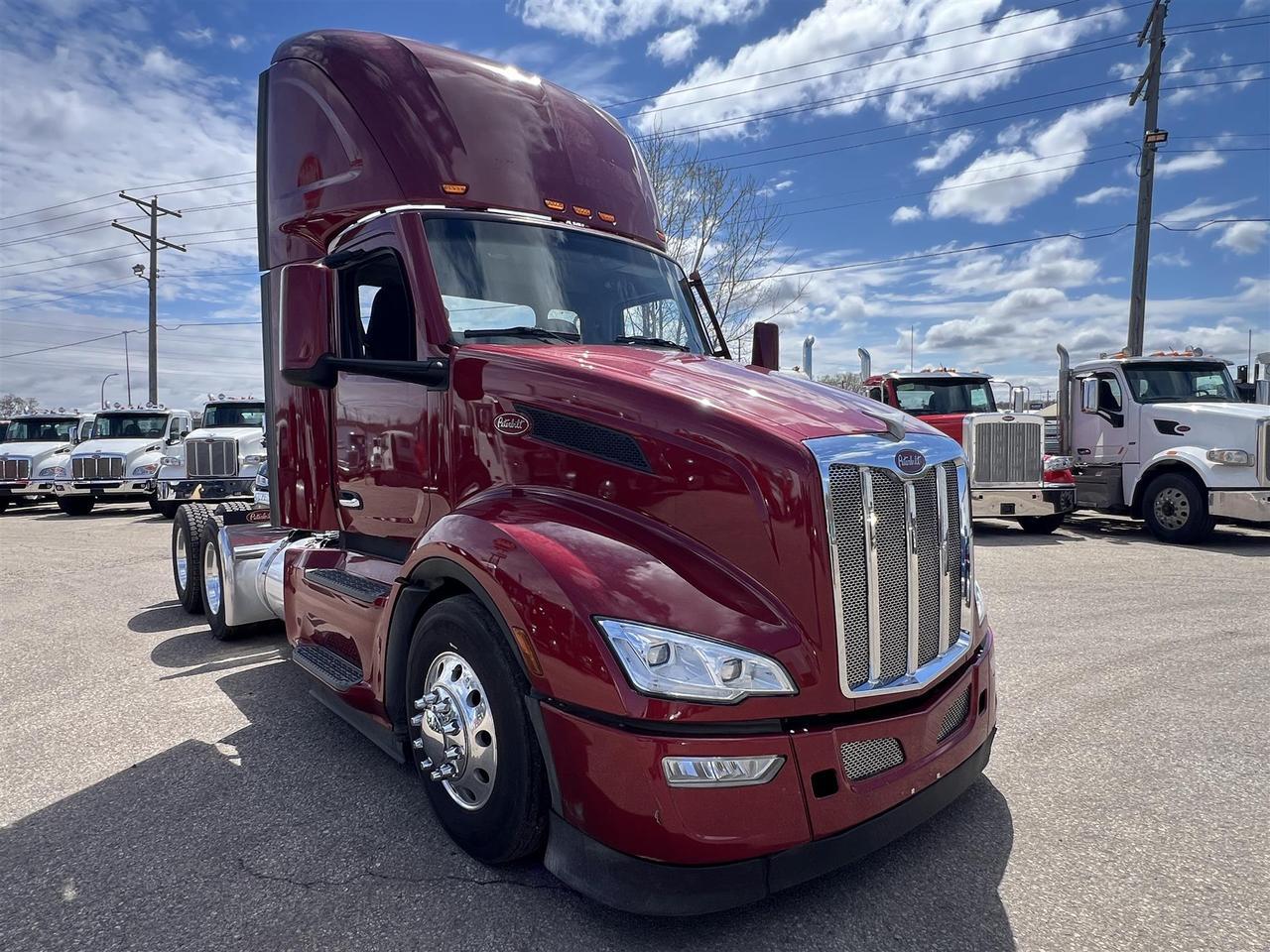2022 Peterbilt 579 Fargo ND