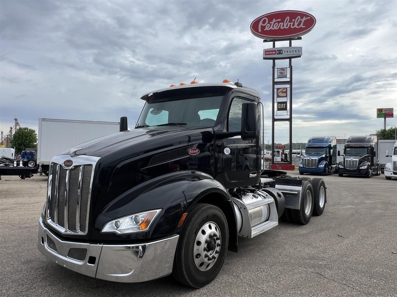 2022 Peterbilt 579 Non-Sleeper