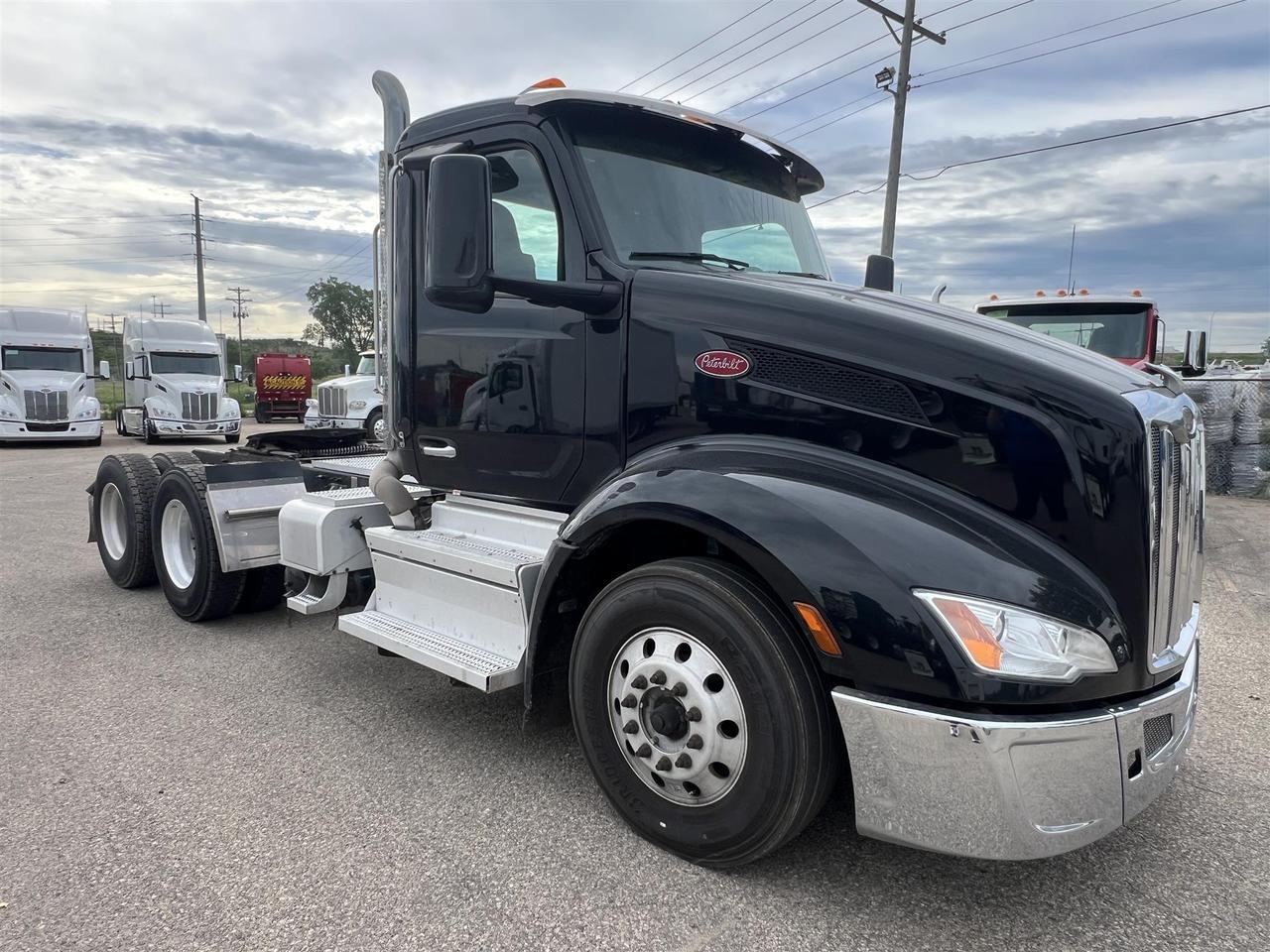 2022 Peterbilt 579 Non-Sleeper