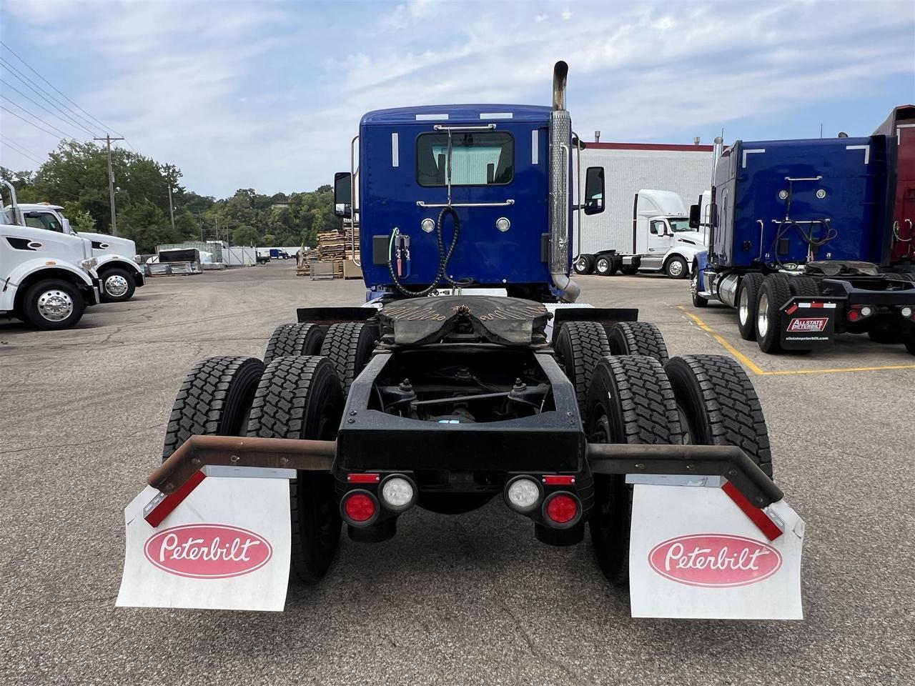 2022 Peterbilt 579 in South St. Paul, MN — photo 5