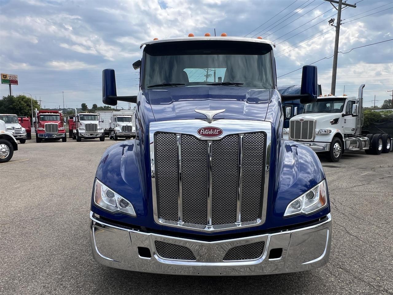 2022 Peterbilt 579 Non-Sleeper