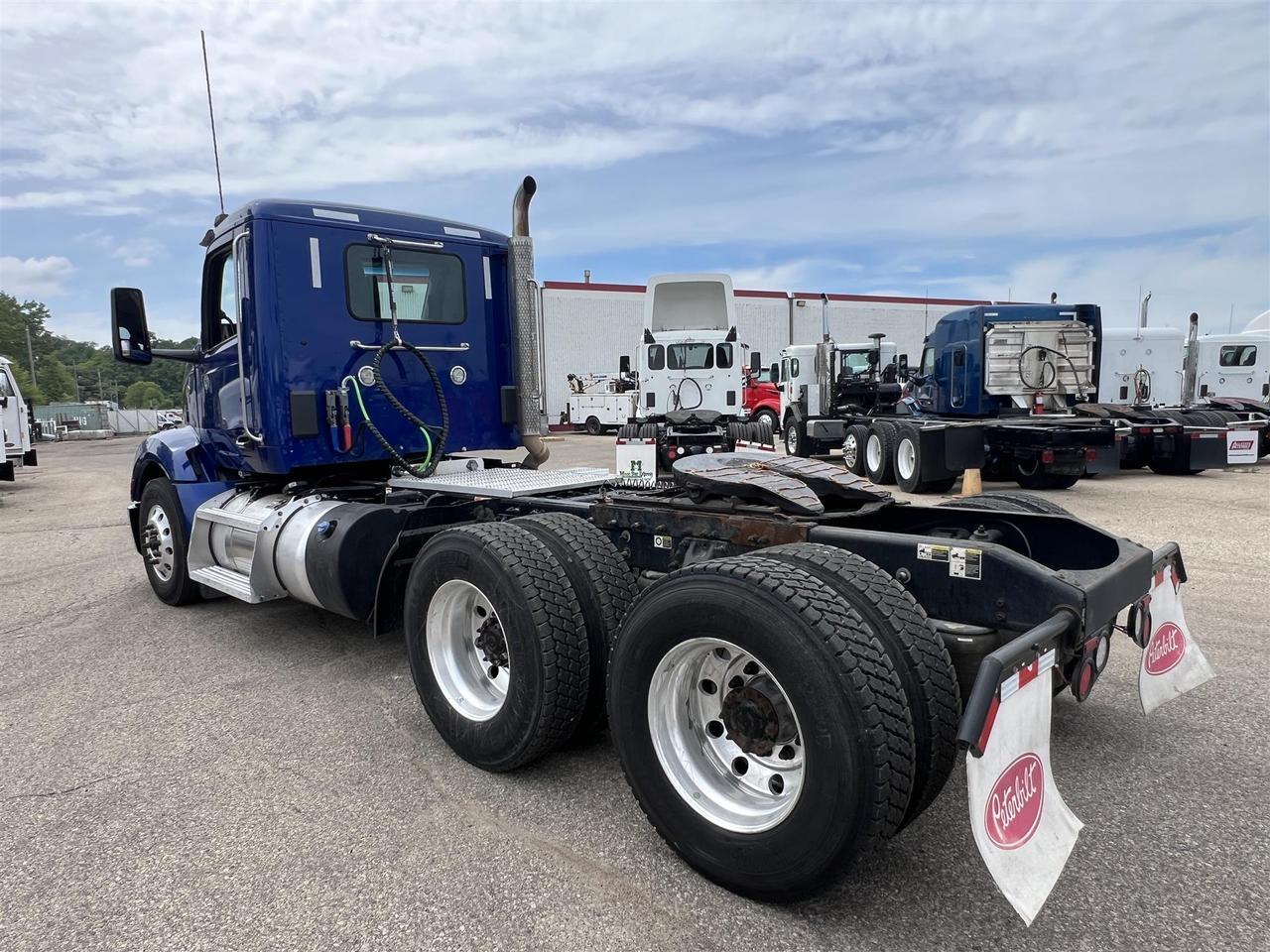 2022 Peterbilt 579 Non-Sleeper