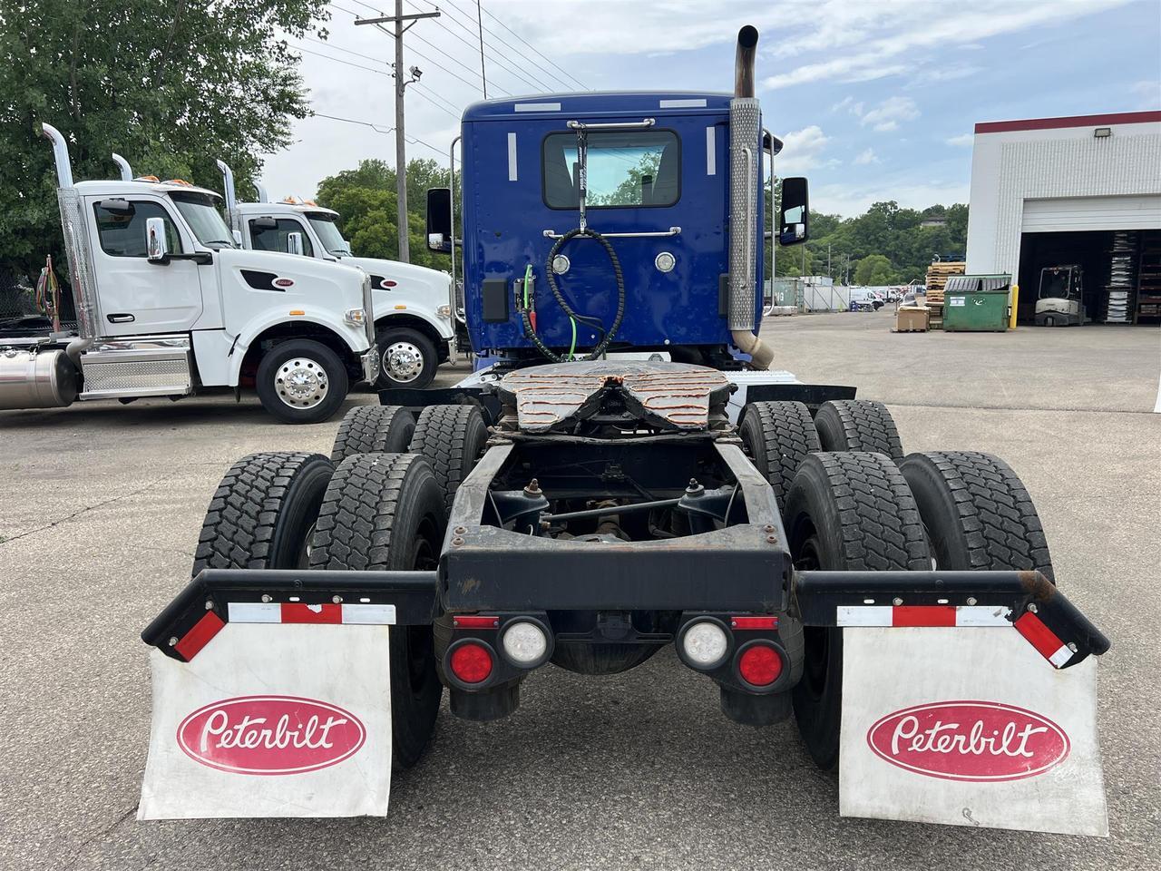 2022 Peterbilt 579 Non-Sleeper