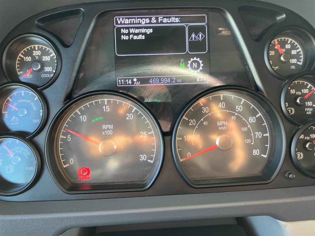 2022 Peterbilt 579 58" Mid Roof Eau Claire WI