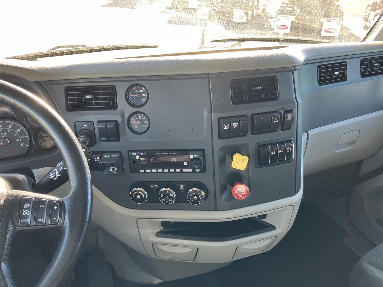 2022 Peterbilt 579 58" Mid Roof Eau Claire WI