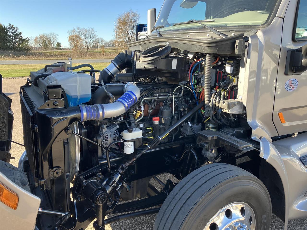 2022 Peterbilt 579 58" Mid Roof Eau Claire WI