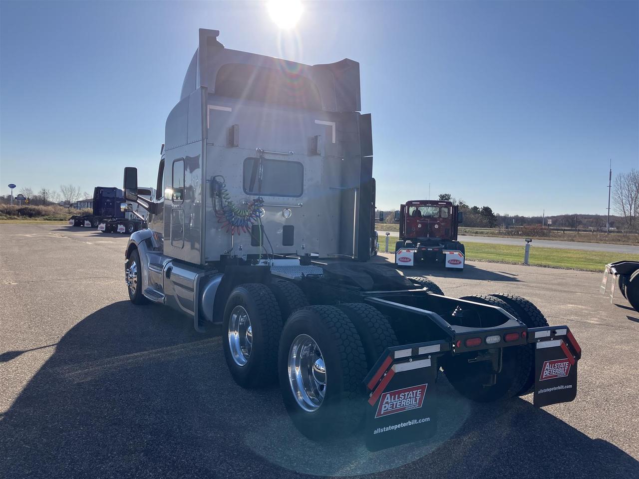 2022 Peterbilt 579 58" Mid Roof Rochester MN