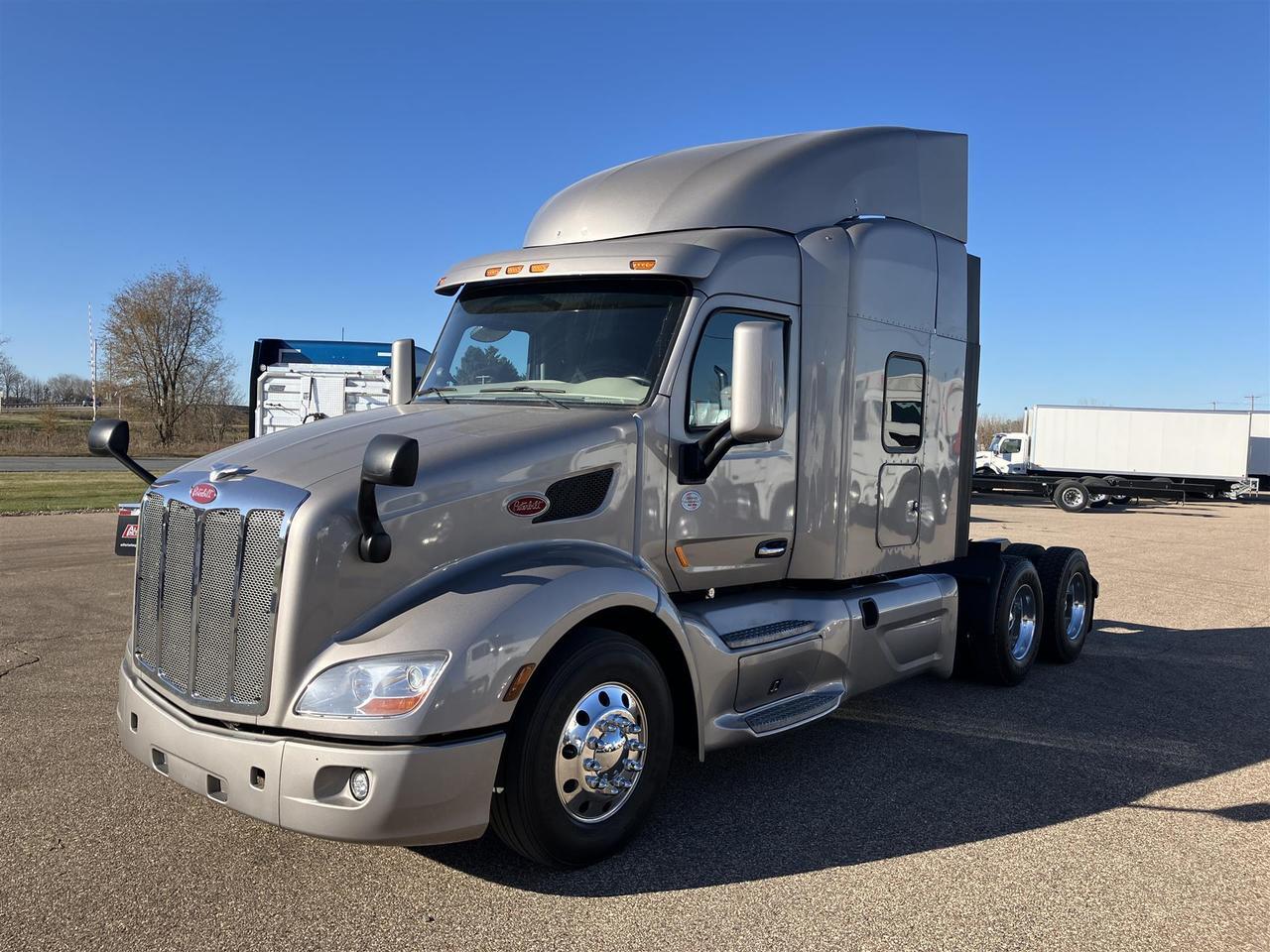 2022 Peterbilt 579 Sleeper