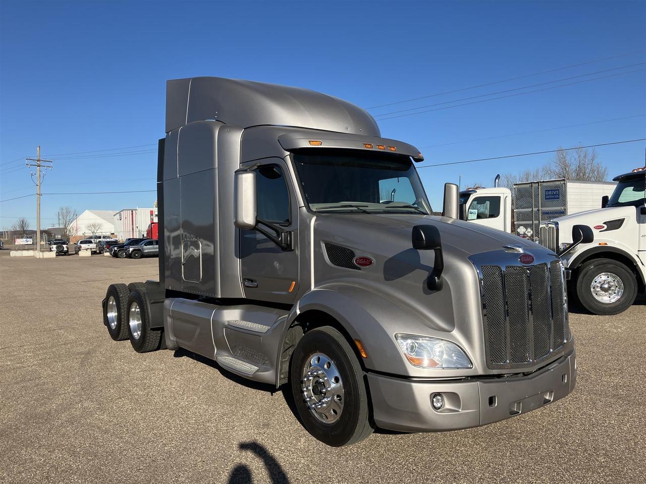 2022 Peterbilt 579 Sleeper