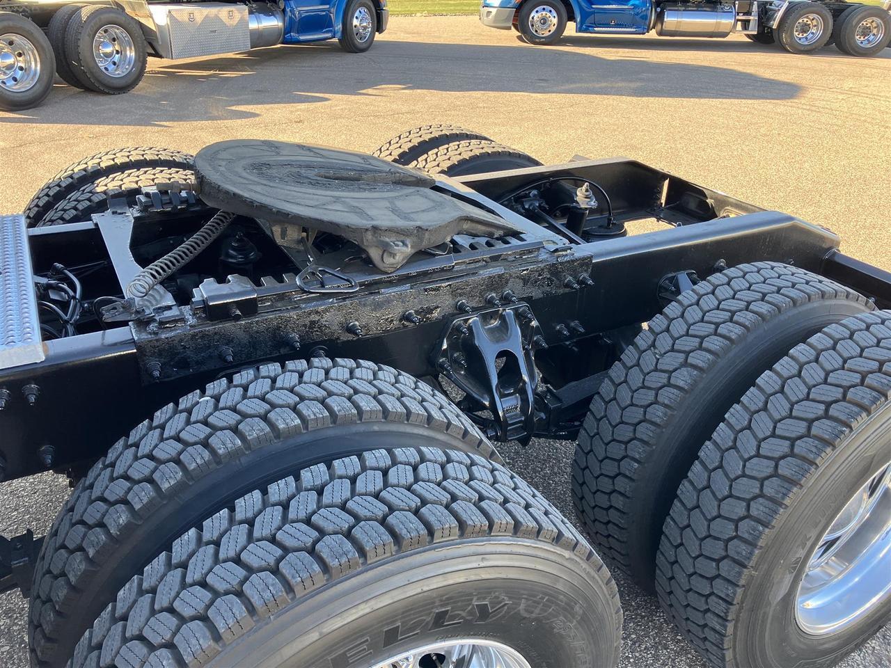 2022 Peterbilt 579 58" Mid Roof Rochester MN