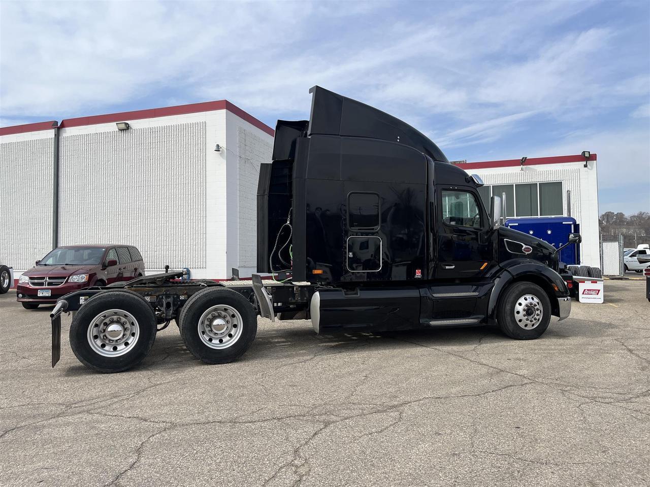 2022 Peterbilt 579 72&quot; Raised Roof Fargo ND