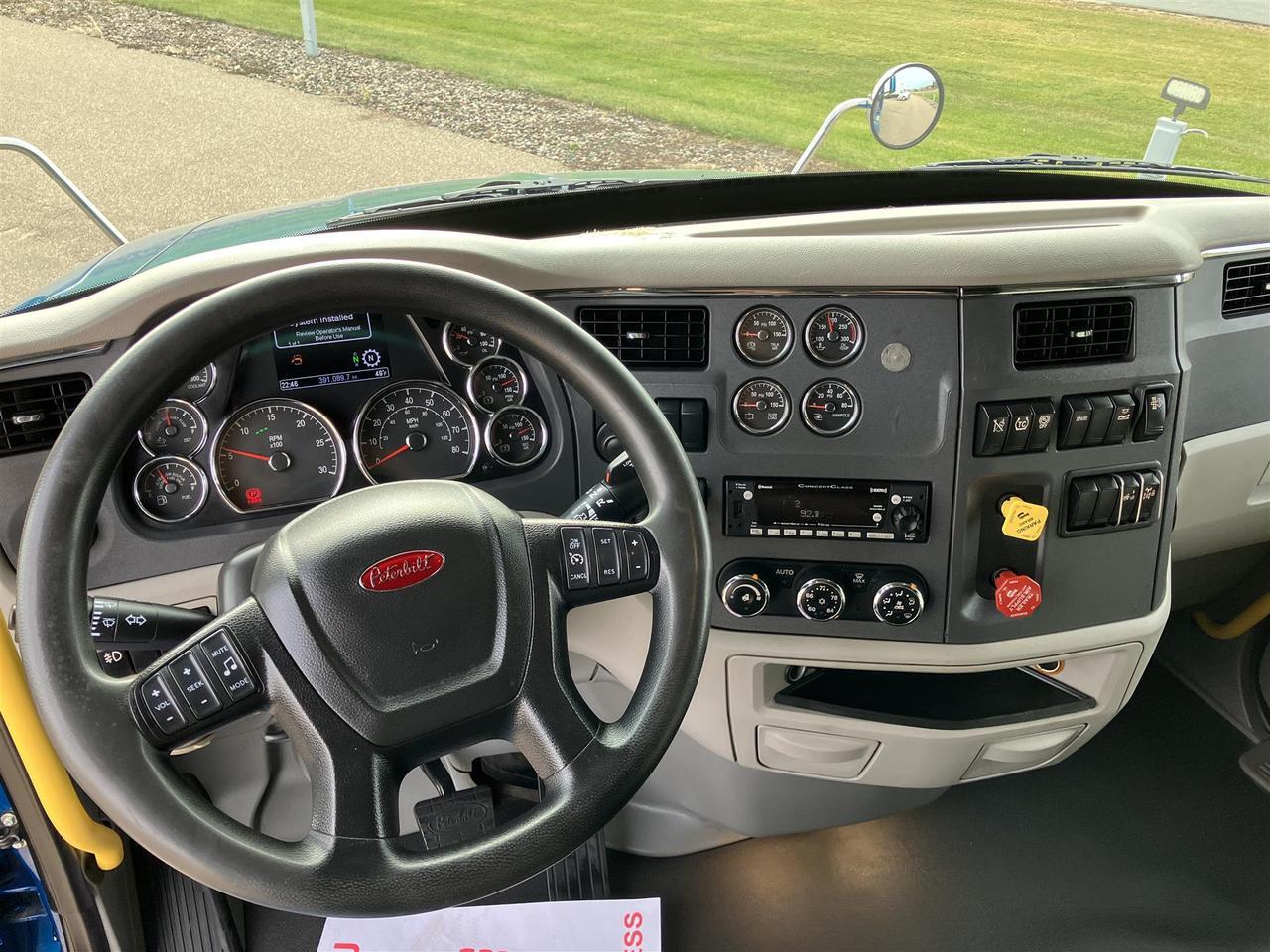 2022 Peterbilt 579 80&quot; Mid Roof Eau Claire WI