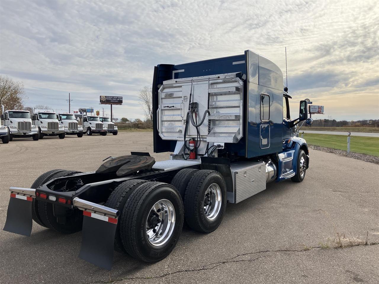 2022 Peterbilt 579 80&quot; Mid Roof Eau Claire WI