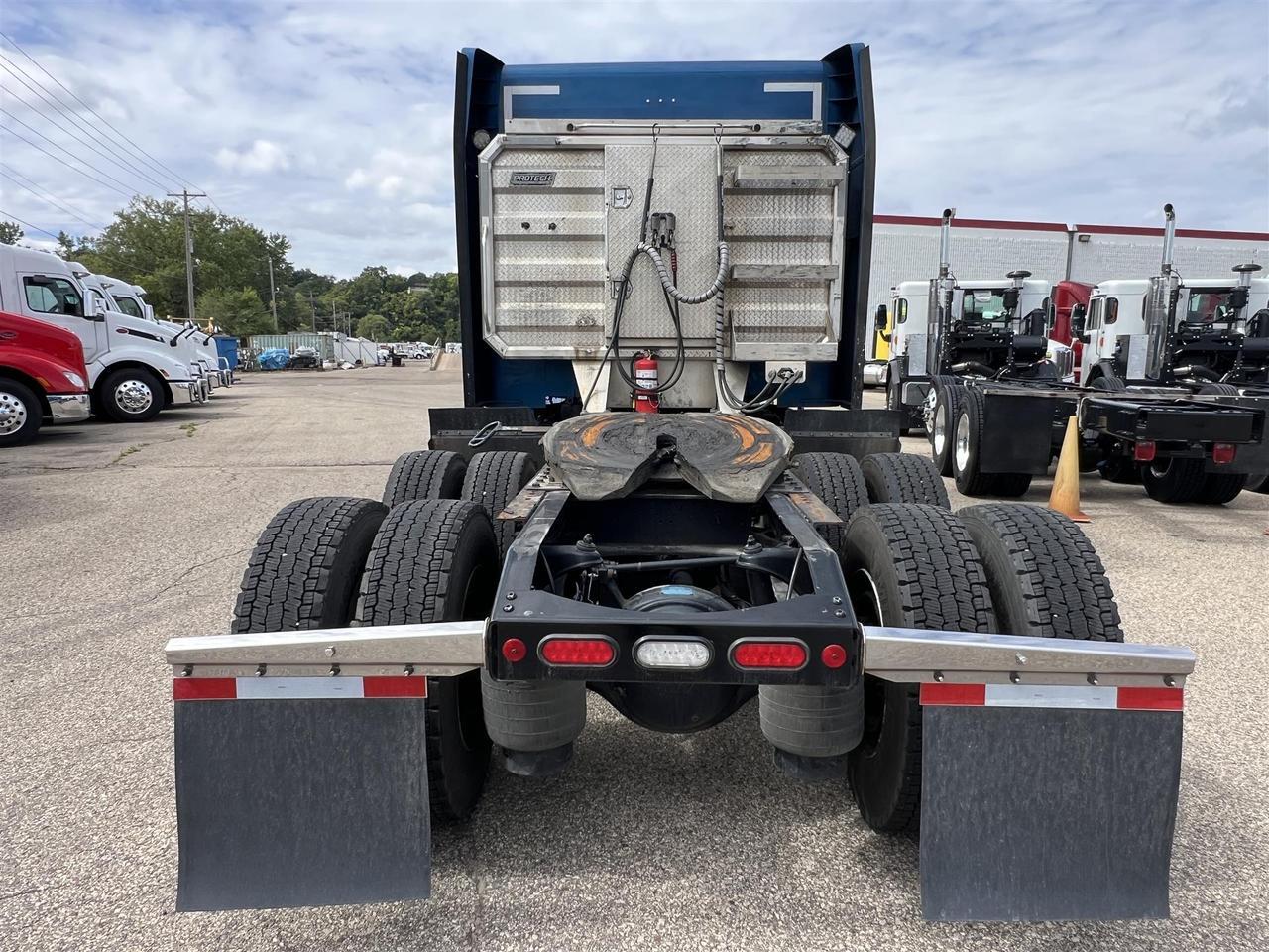2022 Peterbilt 579 80&quot; Mid Roof Eau Claire WI